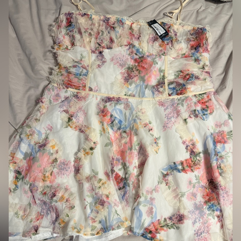 PrettyLittleThing Floral Strapless Dress